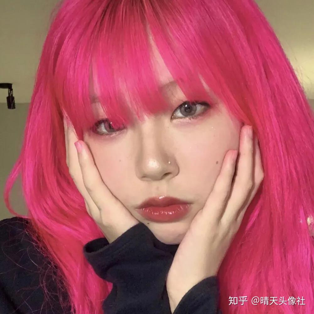 你见过这样的彩色头发的温柔女头吗