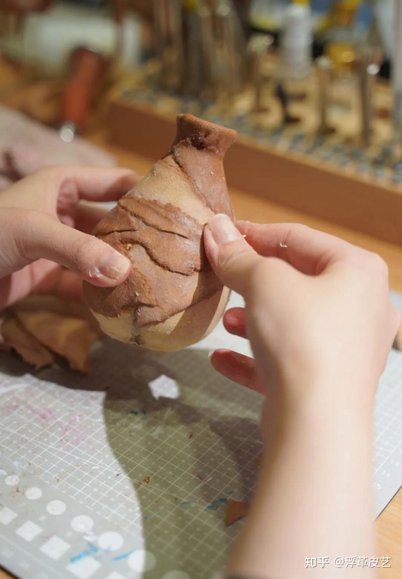 周末约上自己的好朋友,两个人一起来体验皮艺制作 - 知乎