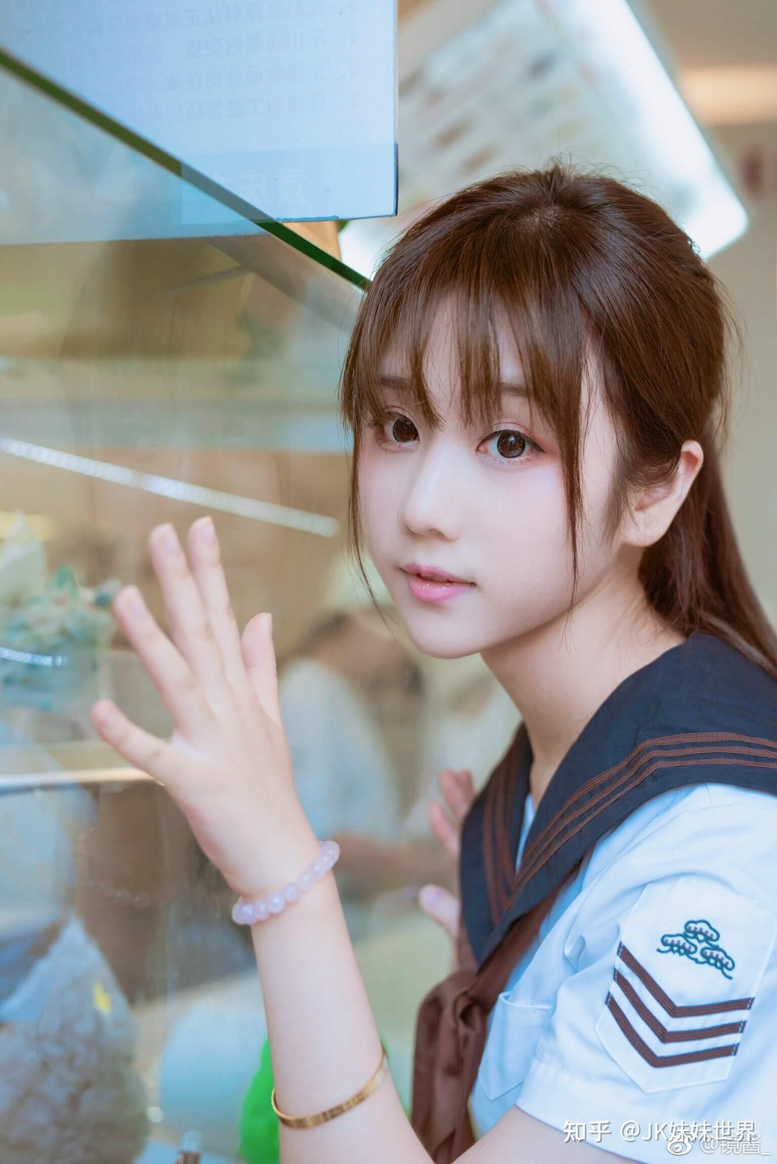 小姐姐穿jk制服可以有多美? - 知乎