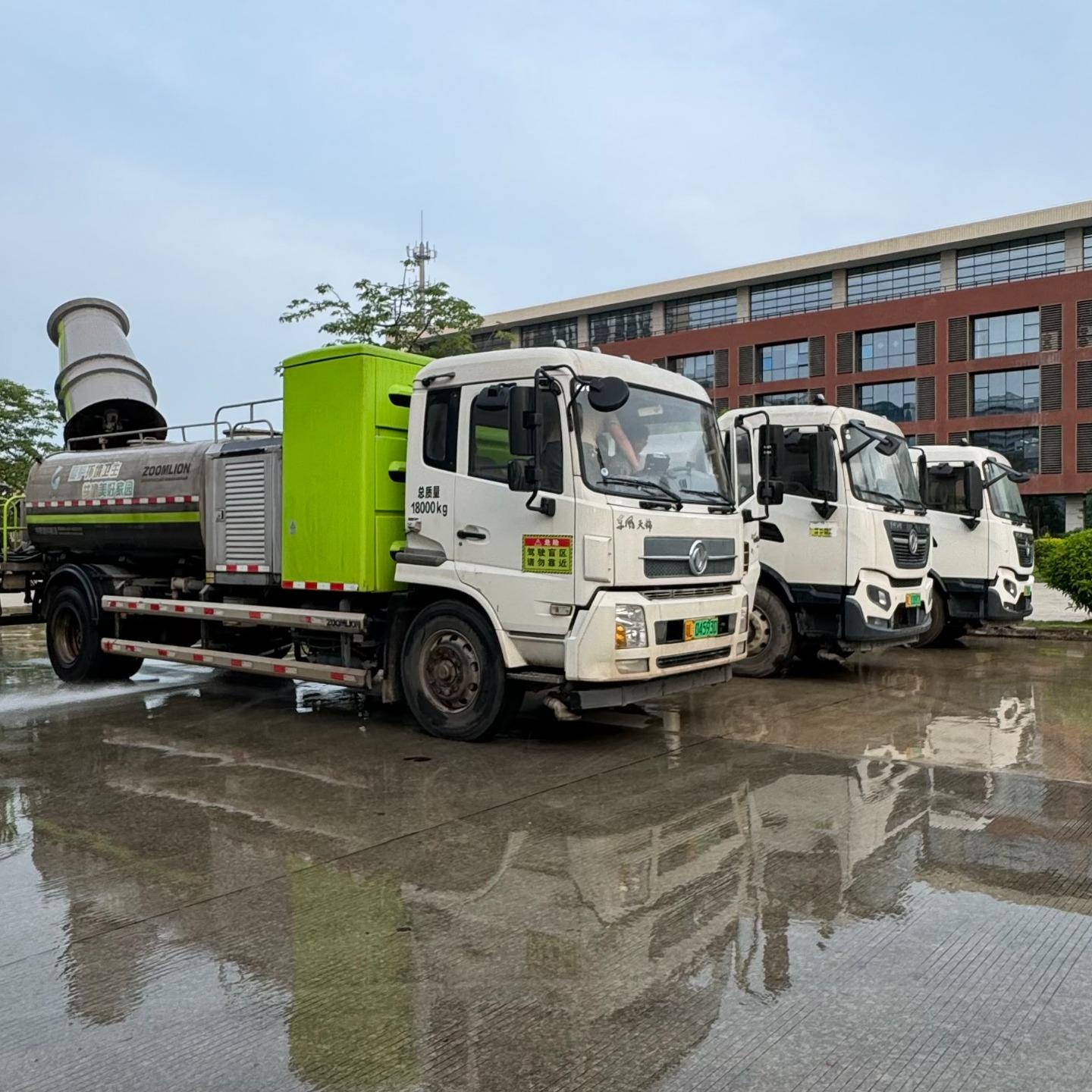 小荷二手环卫车