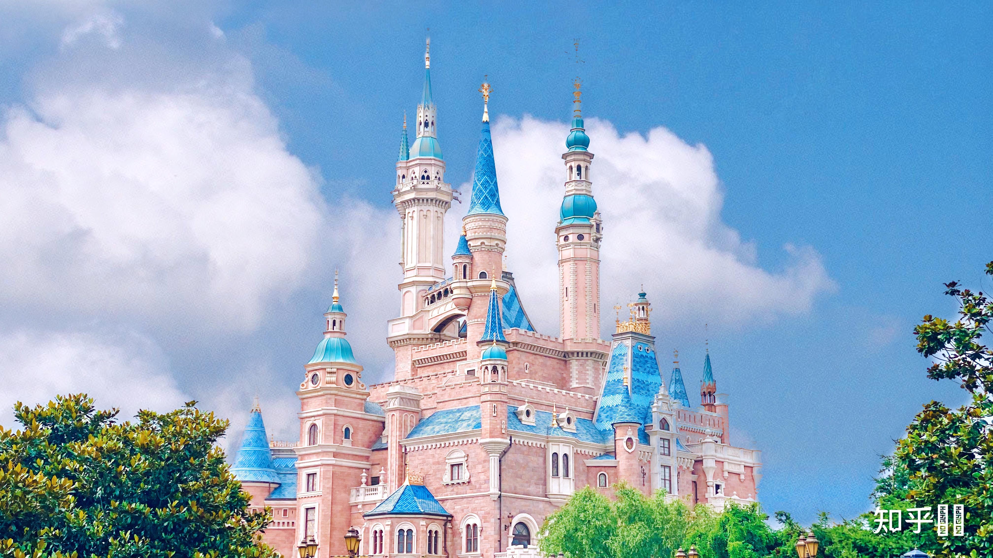 上海迪士尼乐园有什么地方吸引人的它有什么东西吸引你一定要去游玩