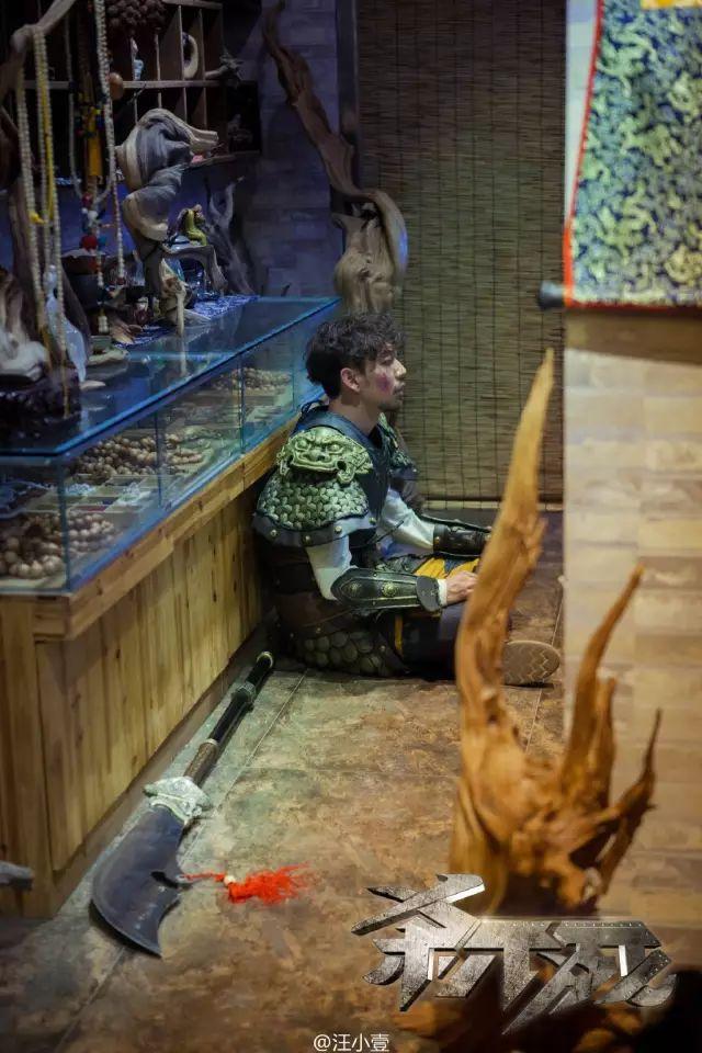 《杀不死》这种荒诞现实的风格,是一种反向治愈系.