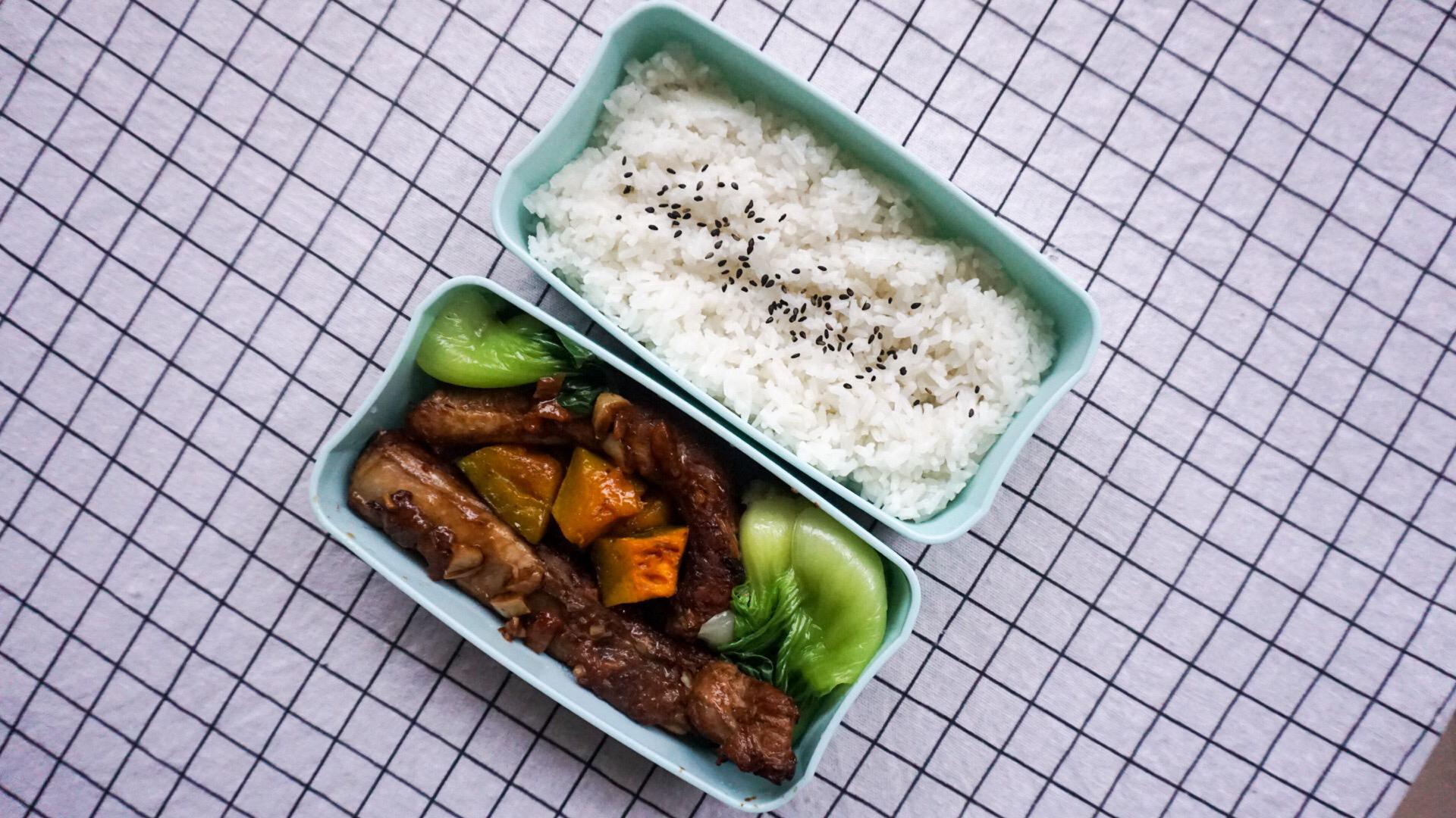 蘑菇の每日便当0103豪放派的蒜香烤排骨