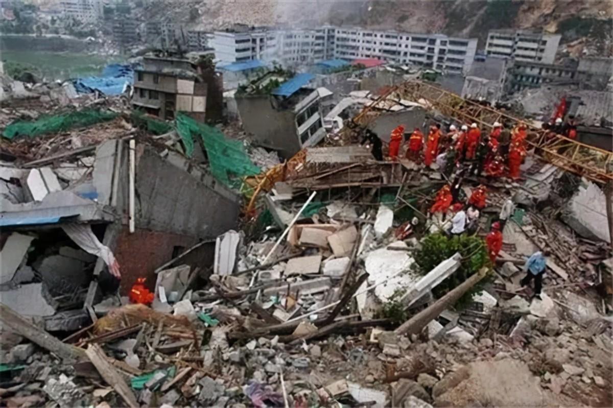 上海3.1级地震为何伴有巨响？地震监测人士：震源浅，地下岩石碰撞挤压声音可传到地表-有驾