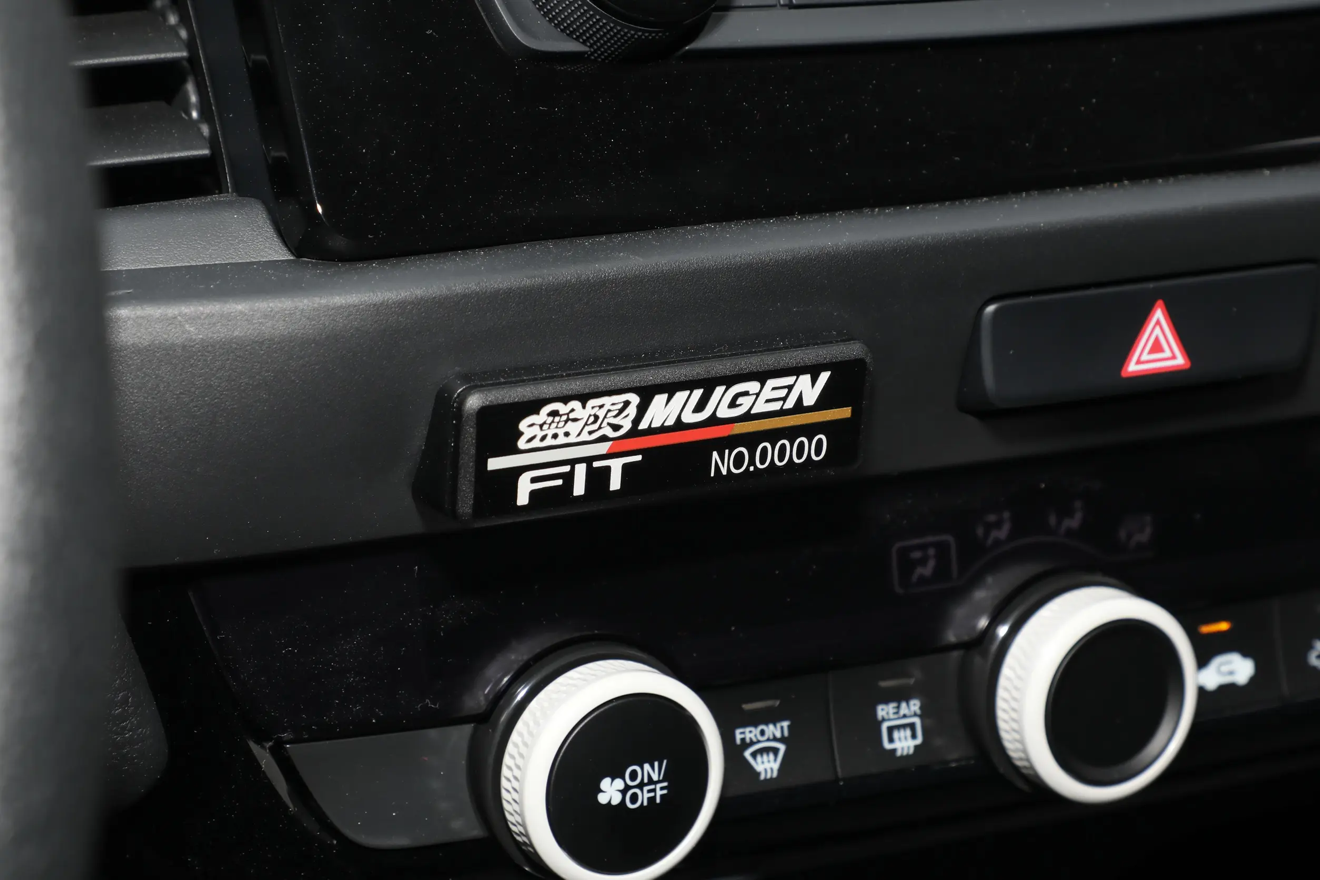 总结来说,本田型格与飞度無限mugen版是官方改装品牌——無限mugen