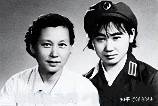 林彪坠机后,机舱黑匣子5分钟录音被曝光,三点存疑至今未解开 知乎