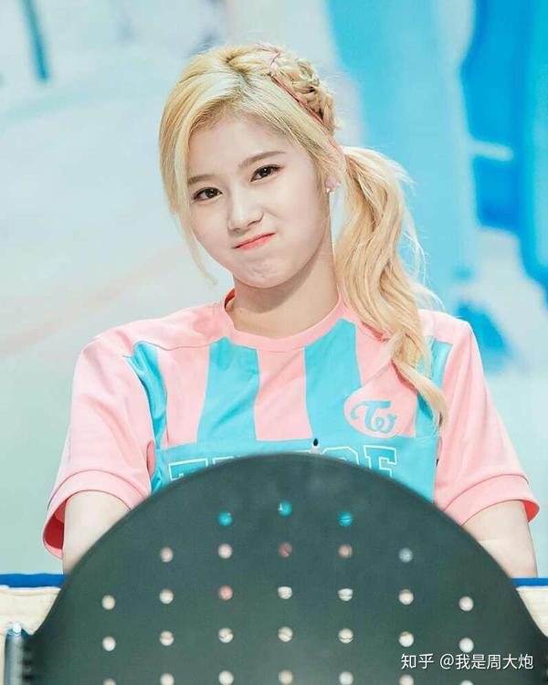 sana酱 有些角度真的是美得要窒息