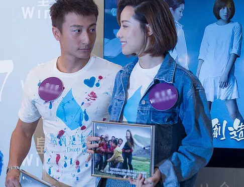 等了3年邓丽欣和王子邱胜翊分手了