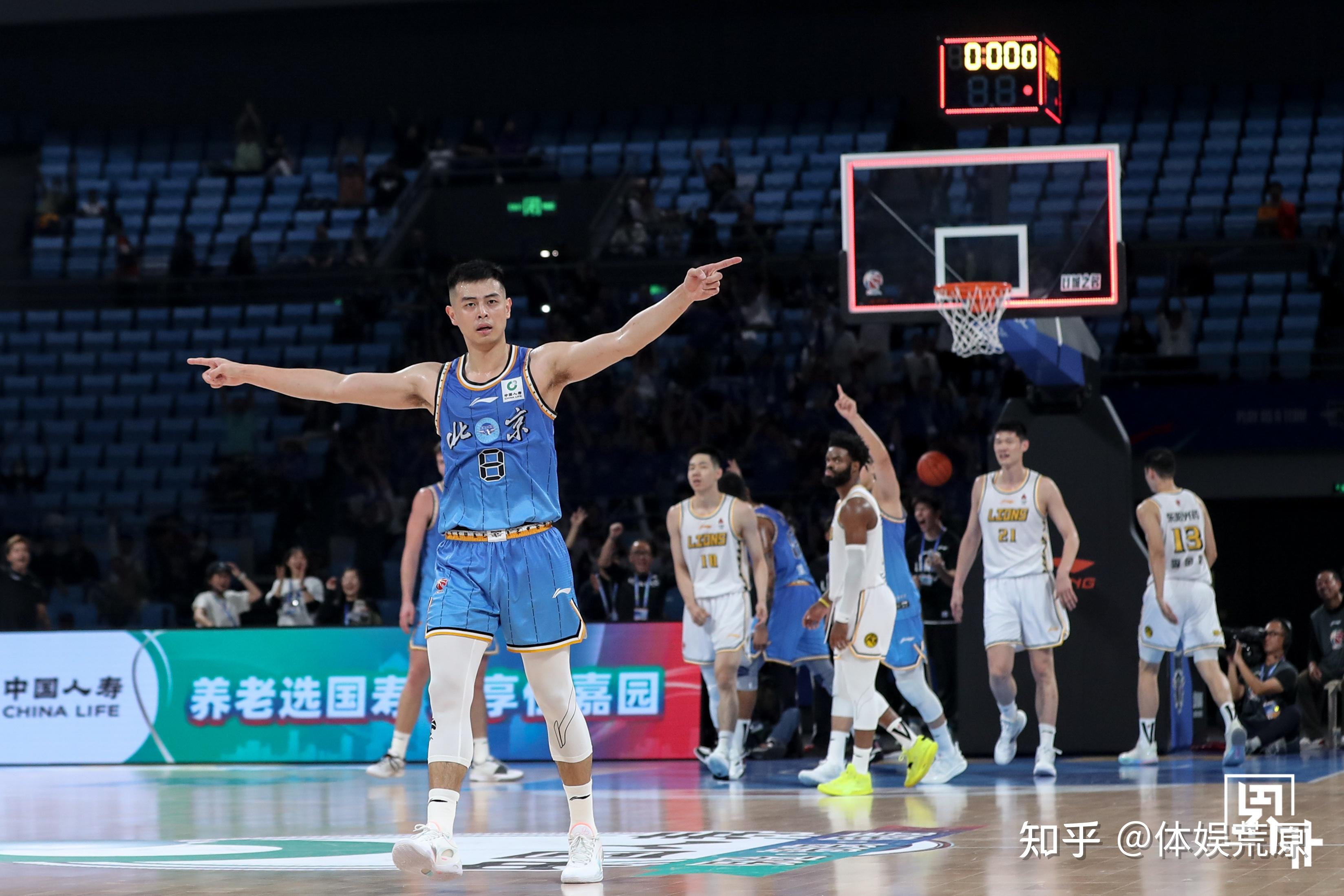 张镇麟23分小将4三分胡金秋两场63分方硕2710力压孙铭徽