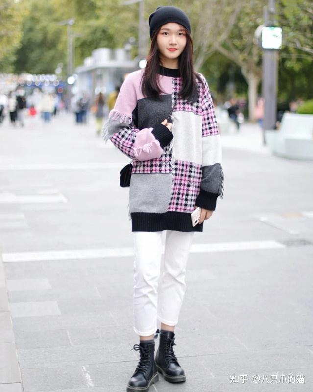 看完杭州姑娘街拍才知道冬季穿短靴更时髦显高又显腿长