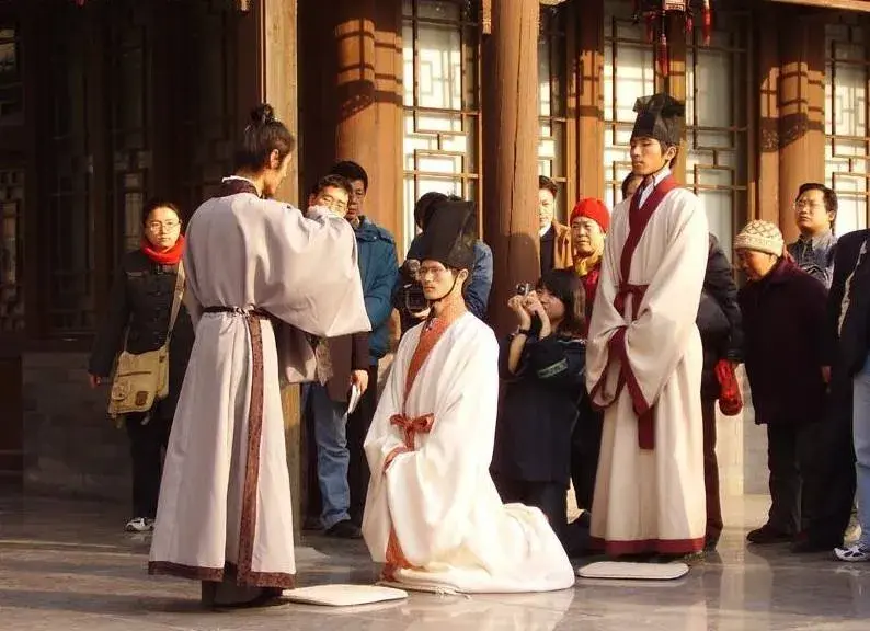 儿童到成人人生中两大仪式