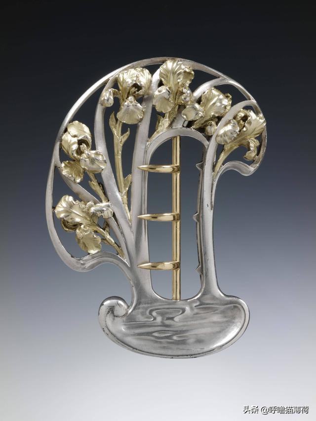 珠宝,吊灯,钟表方面的创作而闻名,充满了新艺术主义art nouveau风格