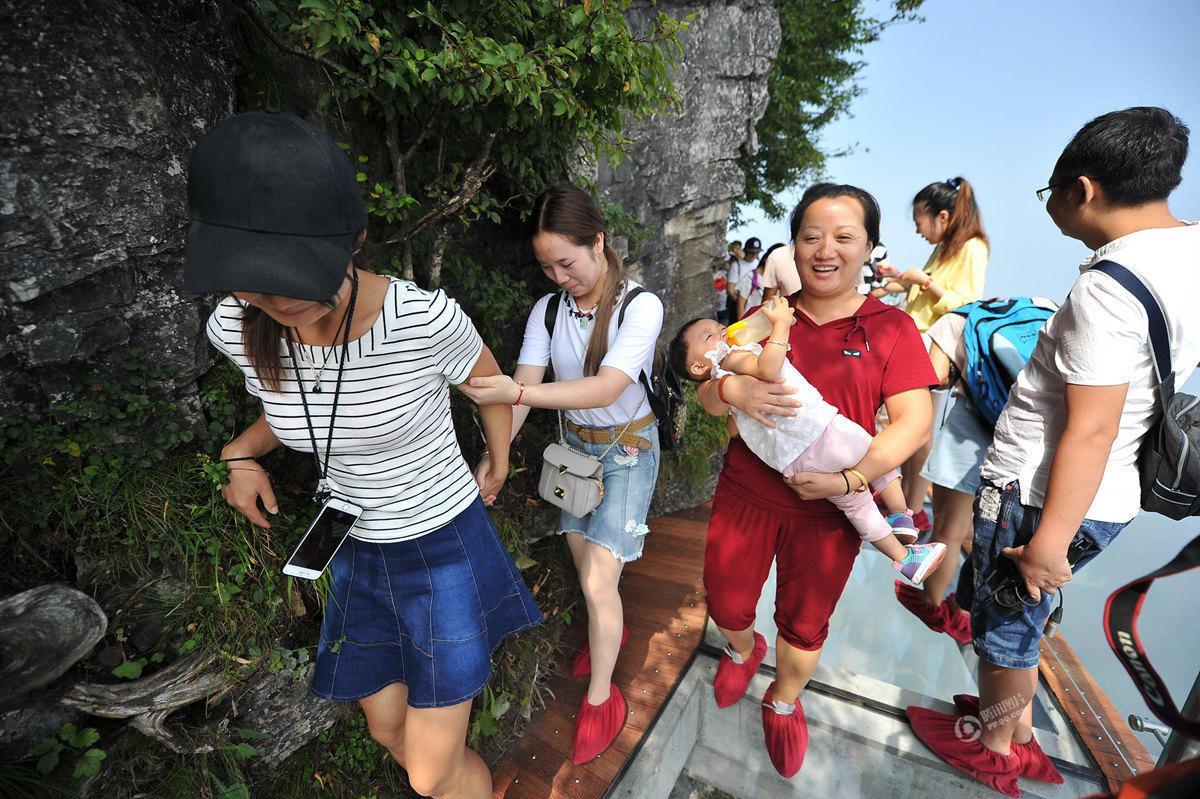 现在去哪里旅游人最少 v2-f9ad5e8eab48a9edc8ac6736a84f8bf0_r.jpg