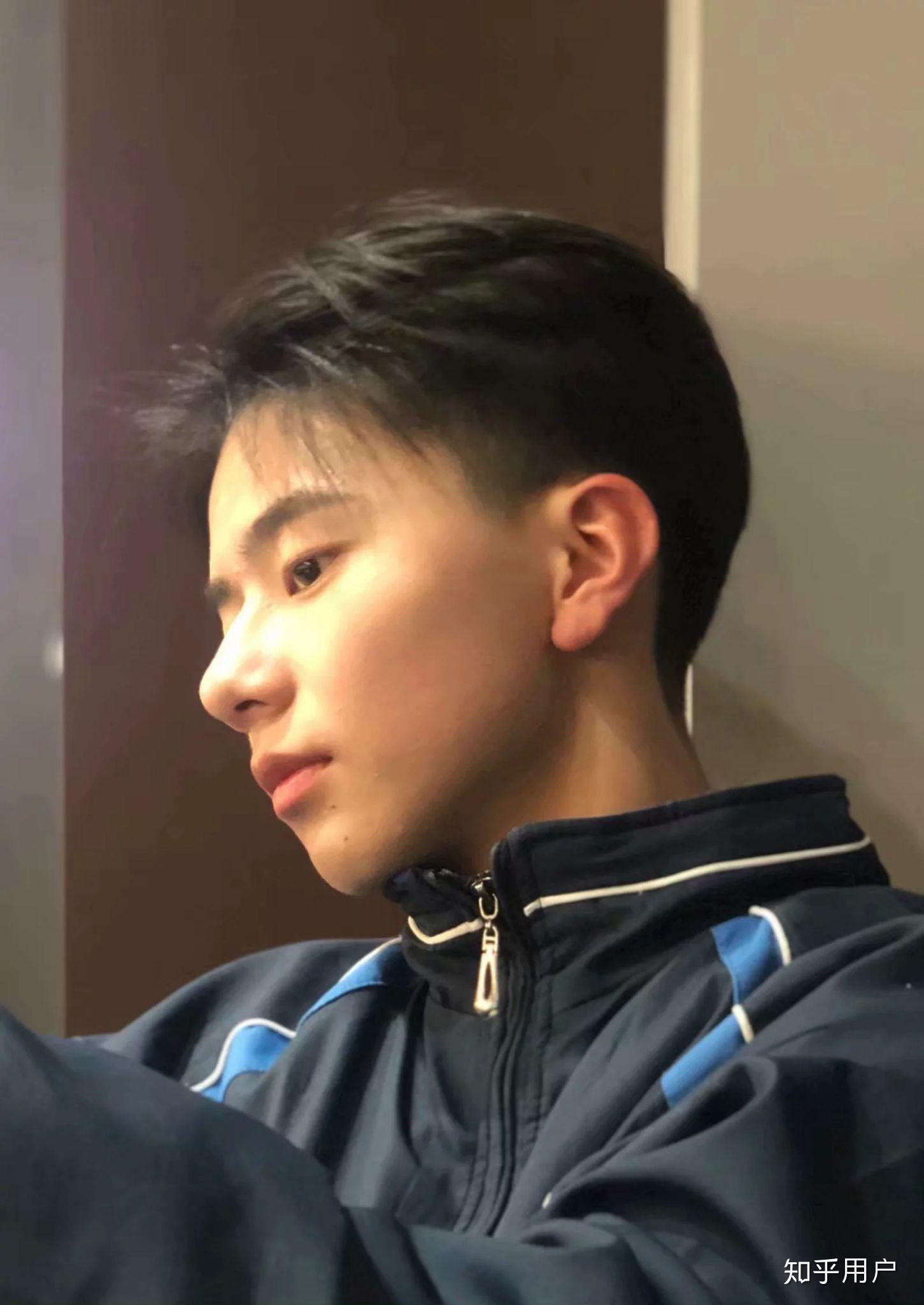 你见过最帅的高中男生长什么样