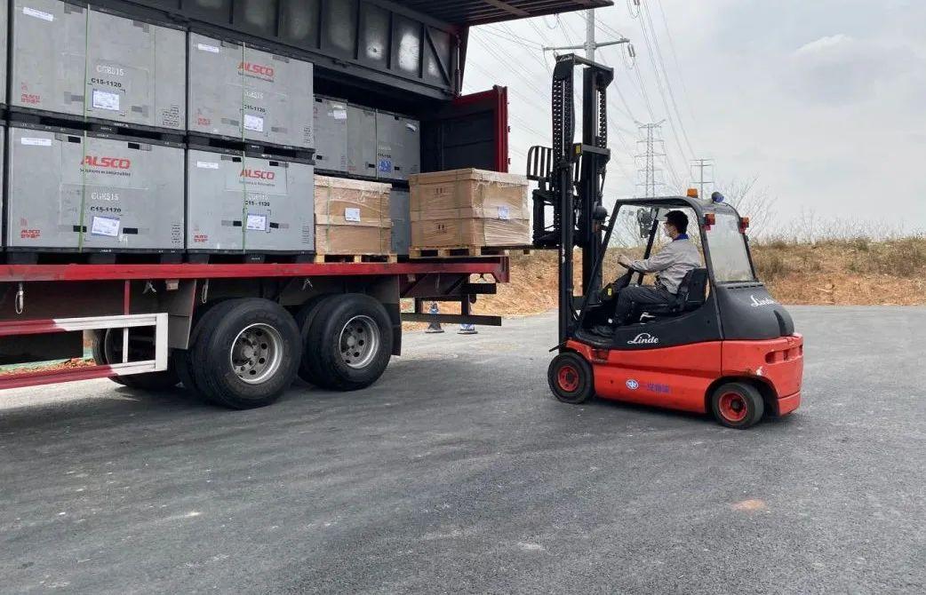 设置中转站打通运输通道保障汽车零部件物流运输