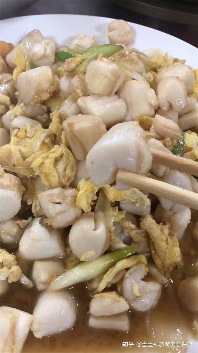 刚从渔船下来的梭子蟹,花盖蟹,皮皮虾,对虾,海螺,蚶子,八爪鱼,海鲜馅