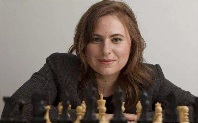 令男士胆颤心惊的外星少女朱迪特61波尔加