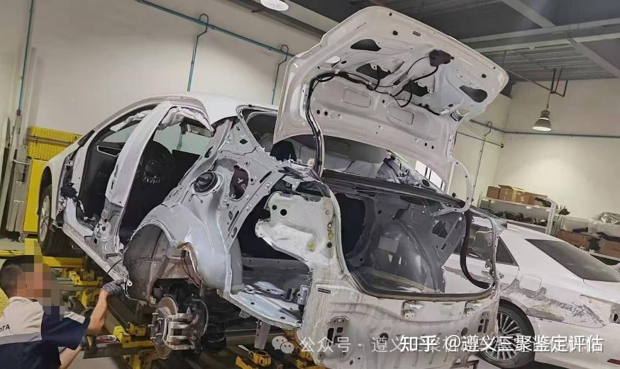 才买新车被对方撞成事故车，车辆折旧损失可以找全责方赔偿吗？在哪里出具损失评估报告？ - 知乎