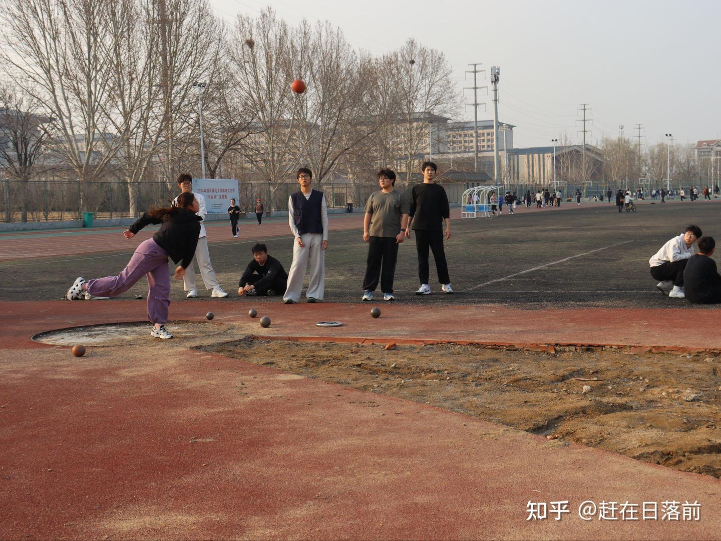 投掷铅球训练示意图