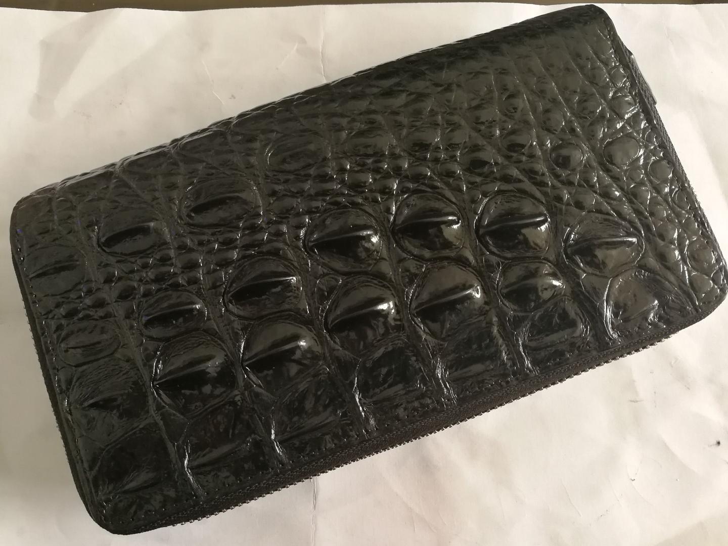 懂泰国鳄鱼皮钱包的大神看过来，1780买的，值不值？ - 知乎