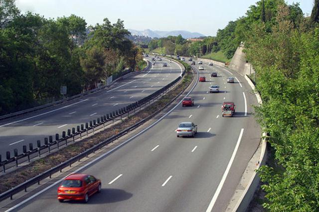 汽车行驶中挂错挡位有什么危险会不会伤车