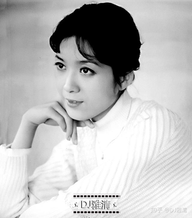 罕见老照片80年代22位女星黑白照个个花容月貌张张美不胜收