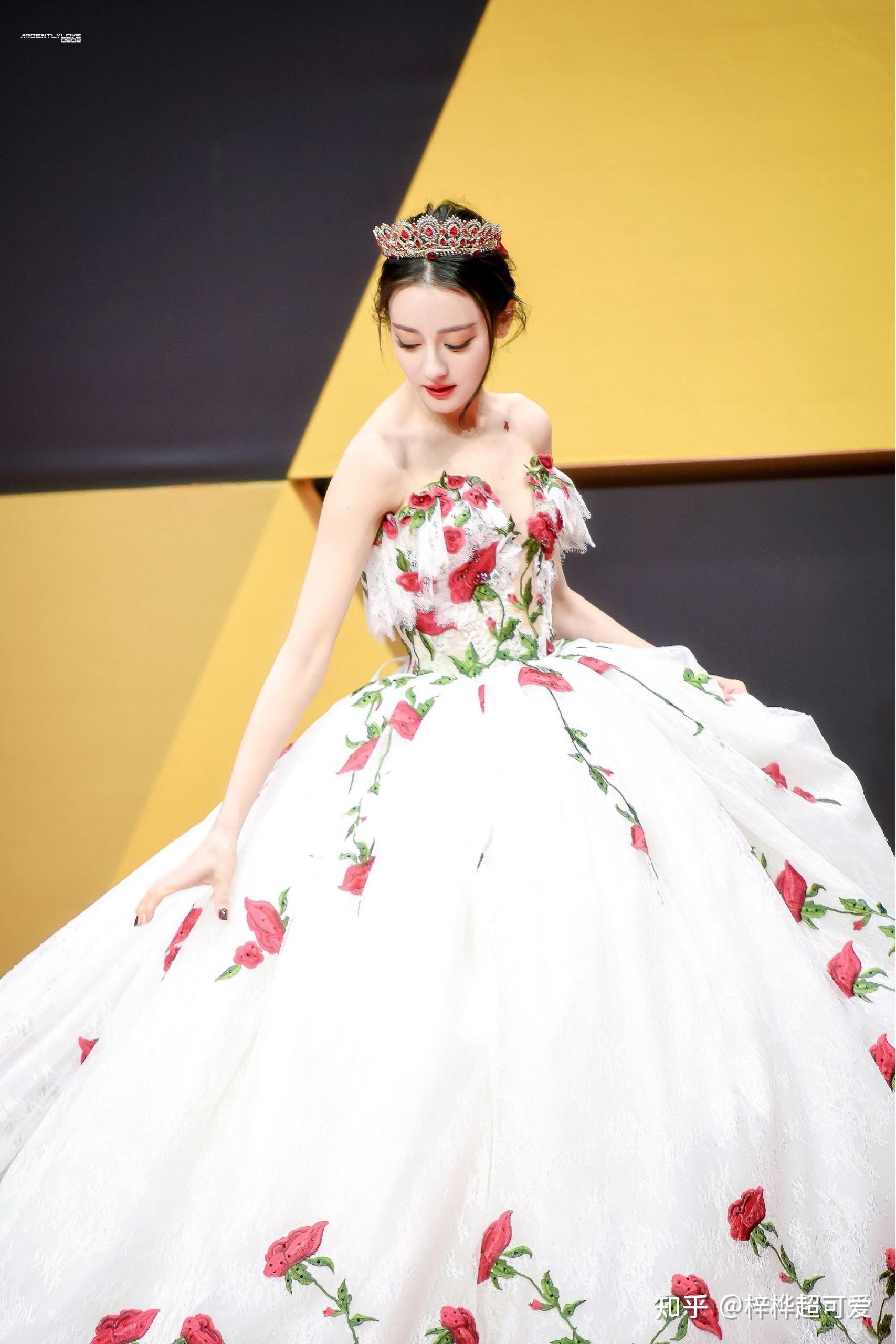 为什么迪丽热巴红毯照那么好看