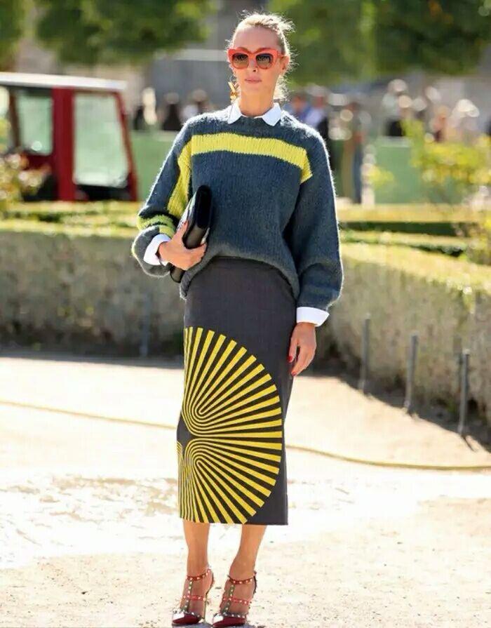 不用挨冻秋冬毛衣这么穿也能很时髦