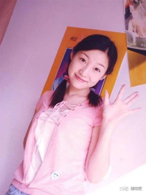 都在手撕ayawawa但我更想知道她是怎么整的这么成功的