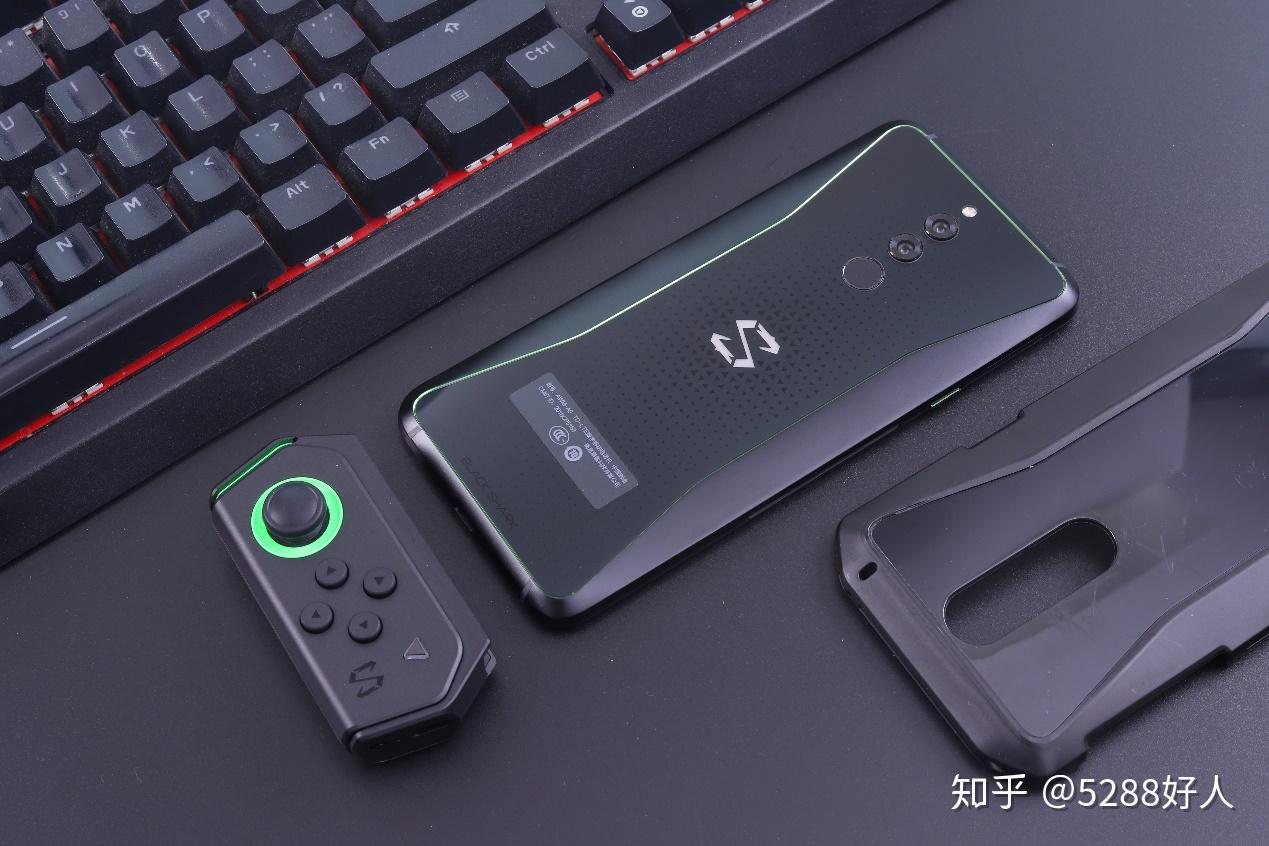 张大仙赞不绝口的黑鲨游戏手机helo究竟什么样