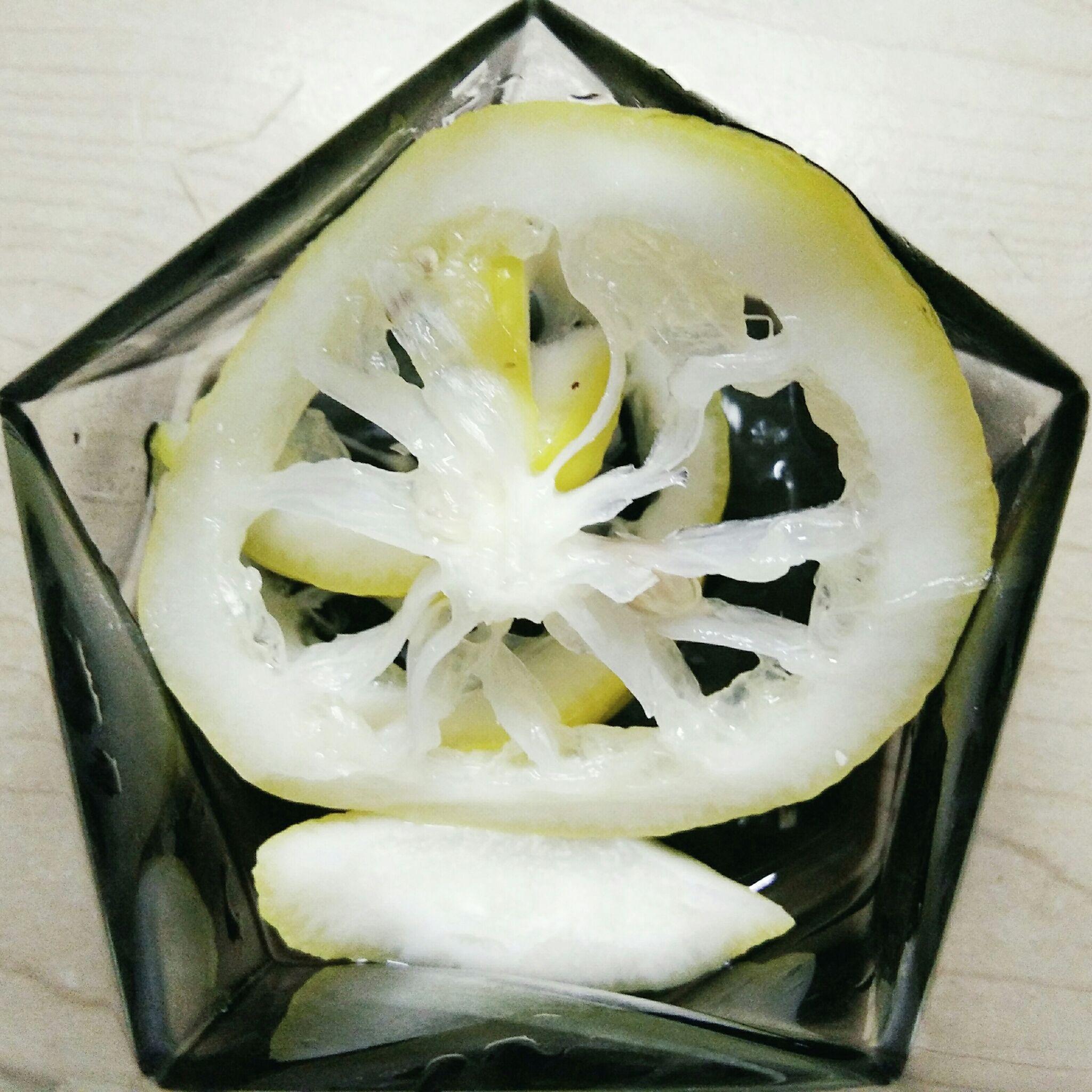 直接吃新鲜的柠檬是一种什么感觉?