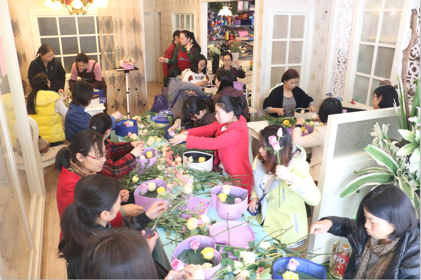 我是南京的公司三八妇女节可以组织什么活动呢