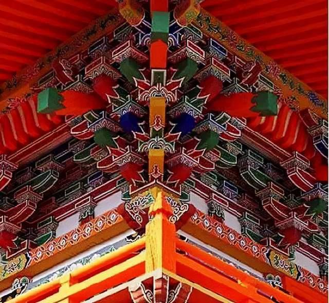 斗拱,亦被称为枓栱,斗科,欂栌,铺作等,是中国古代建筑中特有的构件