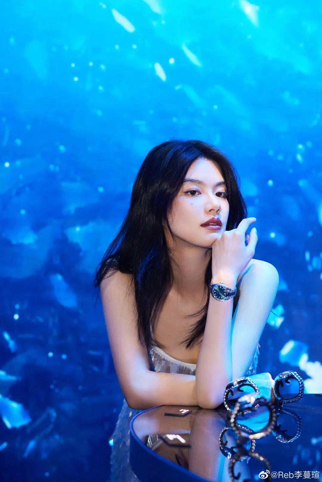 李蔓瑄受邀拍摄vogue五月刊主题大片灵动诠释当代女性无惧陈规潇洒