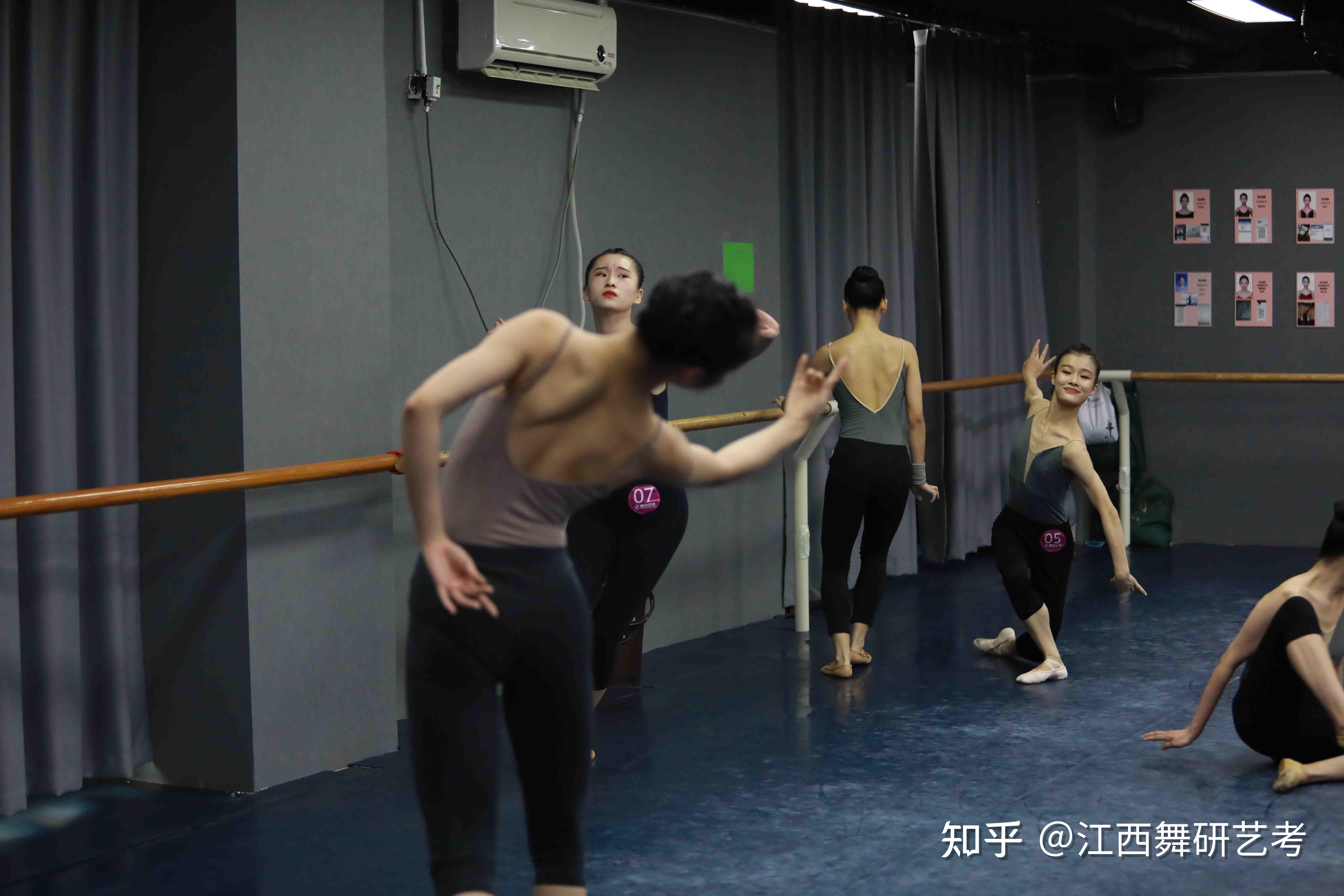 中国舞技巧名称及图解,舞蹈技巧名称带图,舞蹈基本名称及动作_大山谷图库