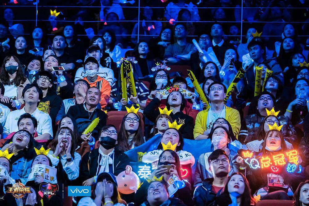 在王者荣耀kpl上我被5000多个疯狂尖叫的妹子包围了