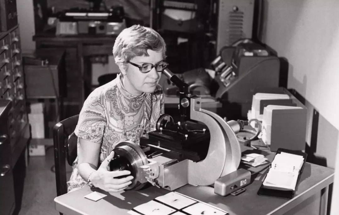 薇拉鲁宾暗物质女神与性别歧视的漫长抗争