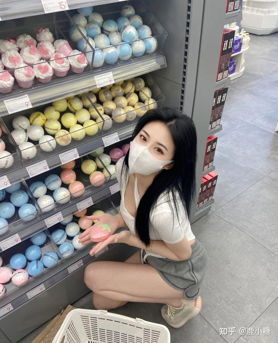 美女手机壁纸第40期纯欲风美女逛超市