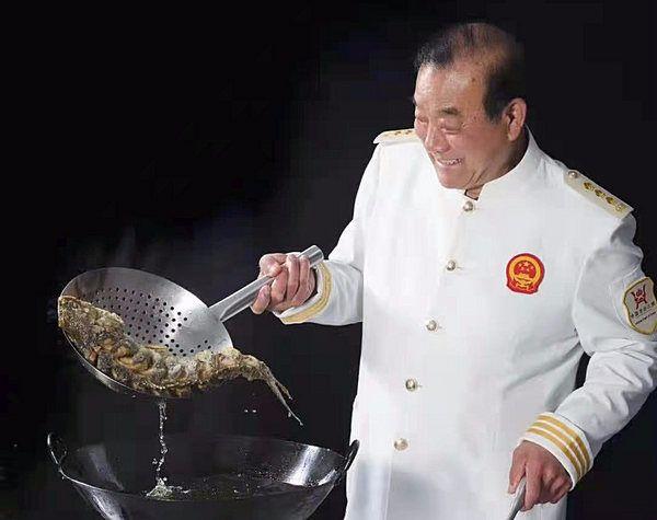 德艺双馨豫菜泰斗陈进长师徒捐款支持救灾