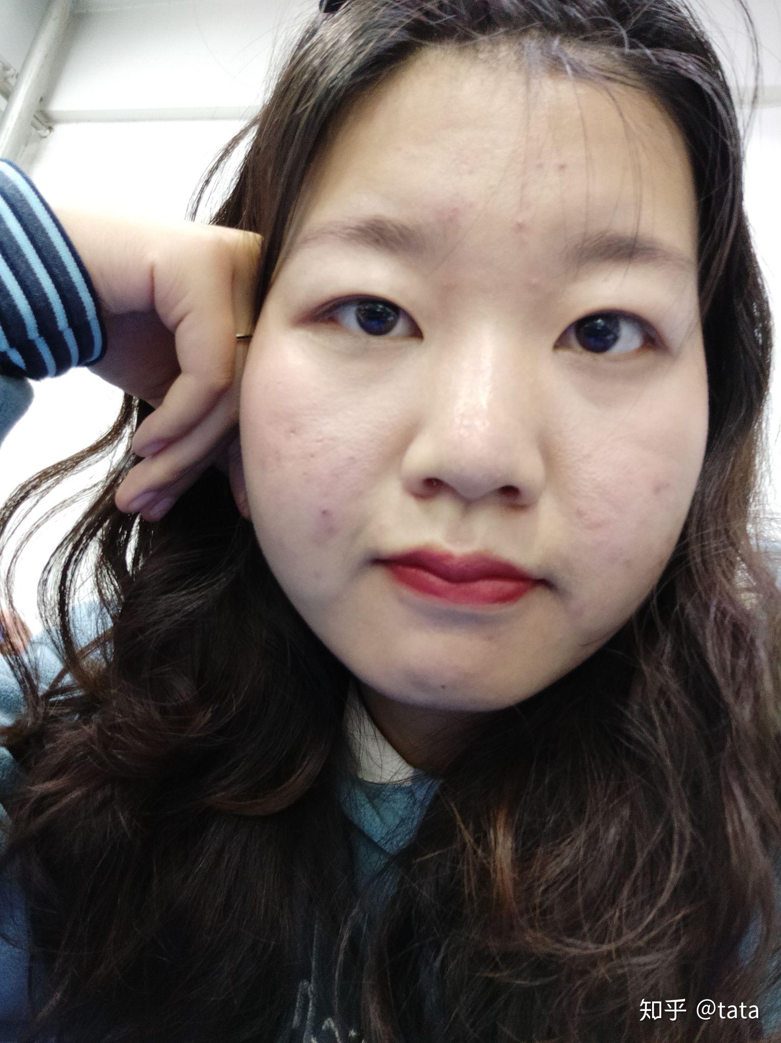 怎么看待发相机自拍原图的女生?