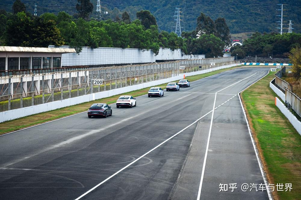 赛道钢炮珠海赛车场试驾全新elantran