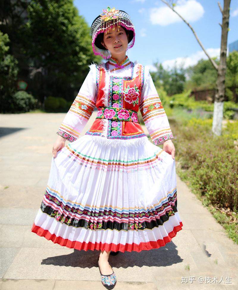 摩梭族服装在哪里能买到? - 知乎