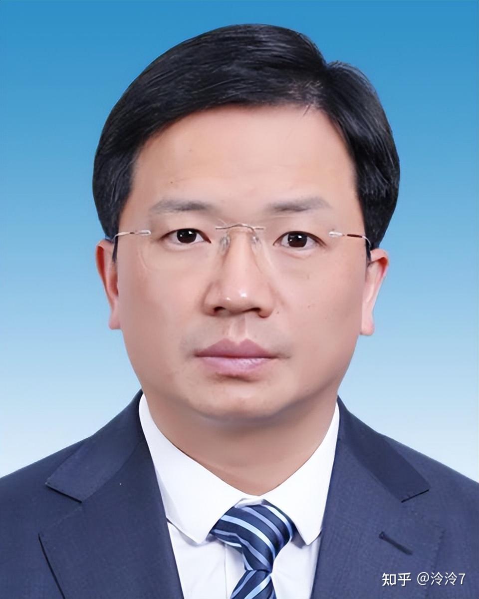 任海斌,男,汉族,江西定南人,1978年9月出生,中共党员,研究生学历,硕士