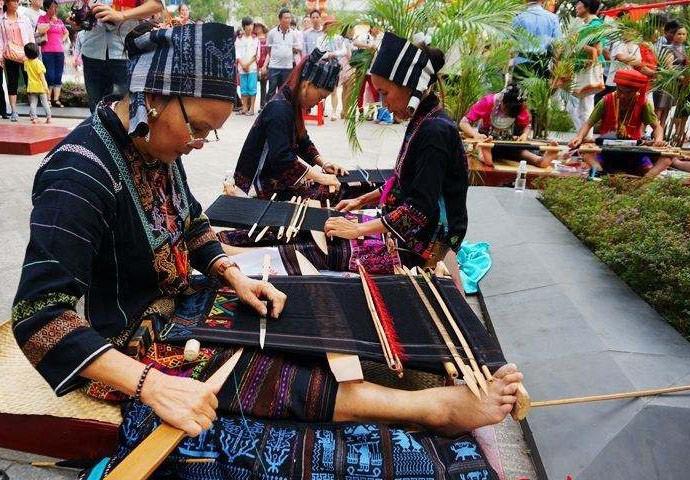 纺织史上的活化石美丽黎锦