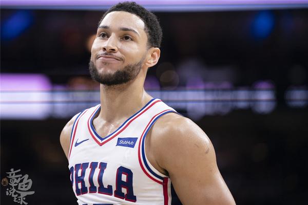 恩比德与西蒙斯双核驱动下的战术演变与实战成效探讨