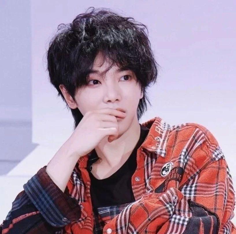 华晨宇壁纸一起回顾那些hcy148成员的神仙live你更喜欢哪个