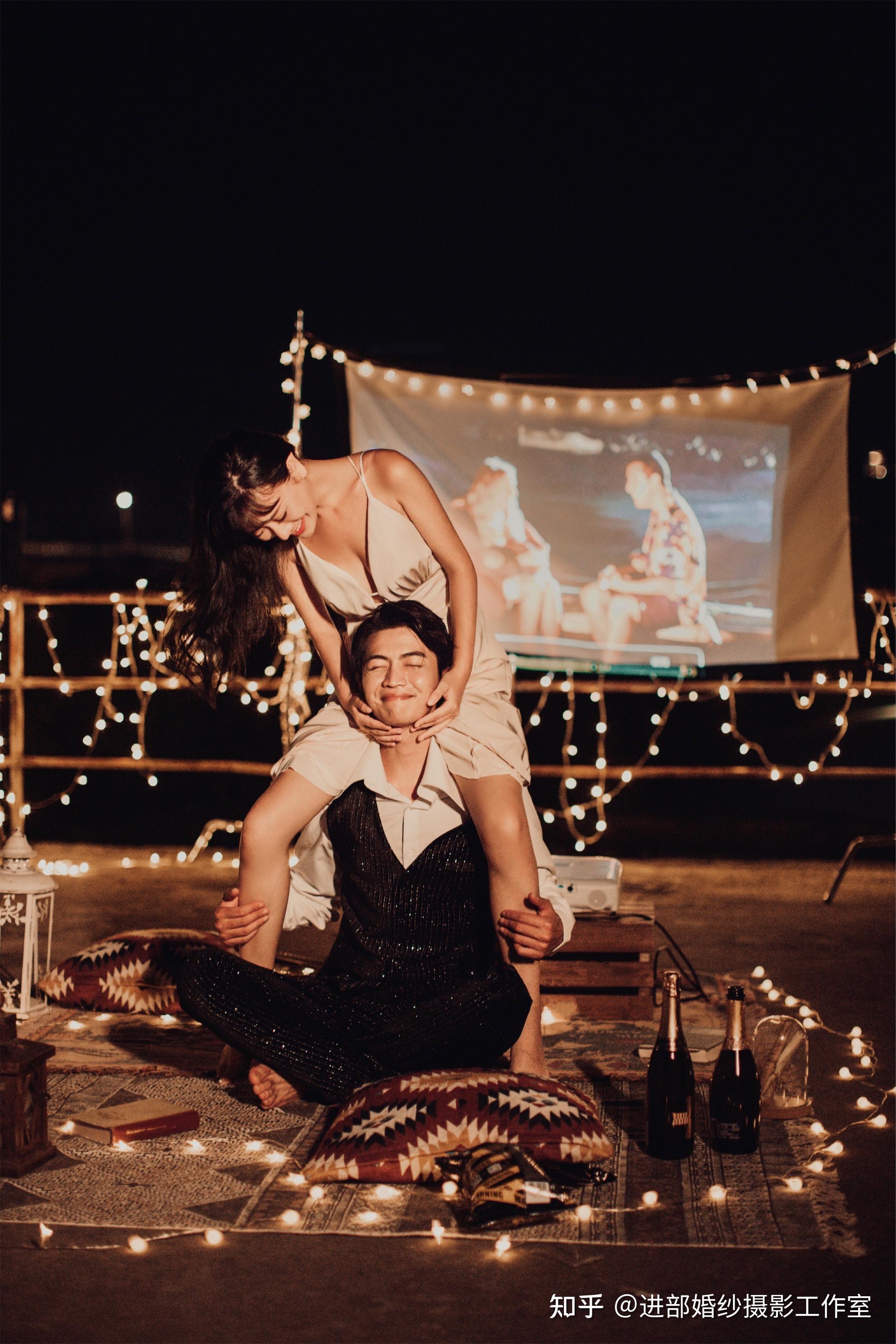 霸屏朋友圈的纪实夜景婚纱照,90后新人首选风格