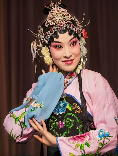 女孩子之一,梨香院女伶行当:小旦重要事件:在戏中与小生藕官常扮夫妻