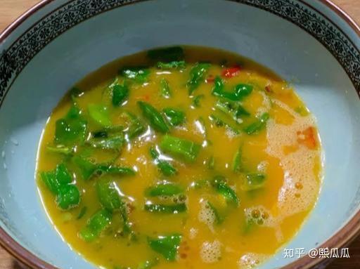 青椒炒鸡蛋怎么才能蓬松 v2-fc3e93464b9f982eb6a9ee4d1011c7aa_r.jpg