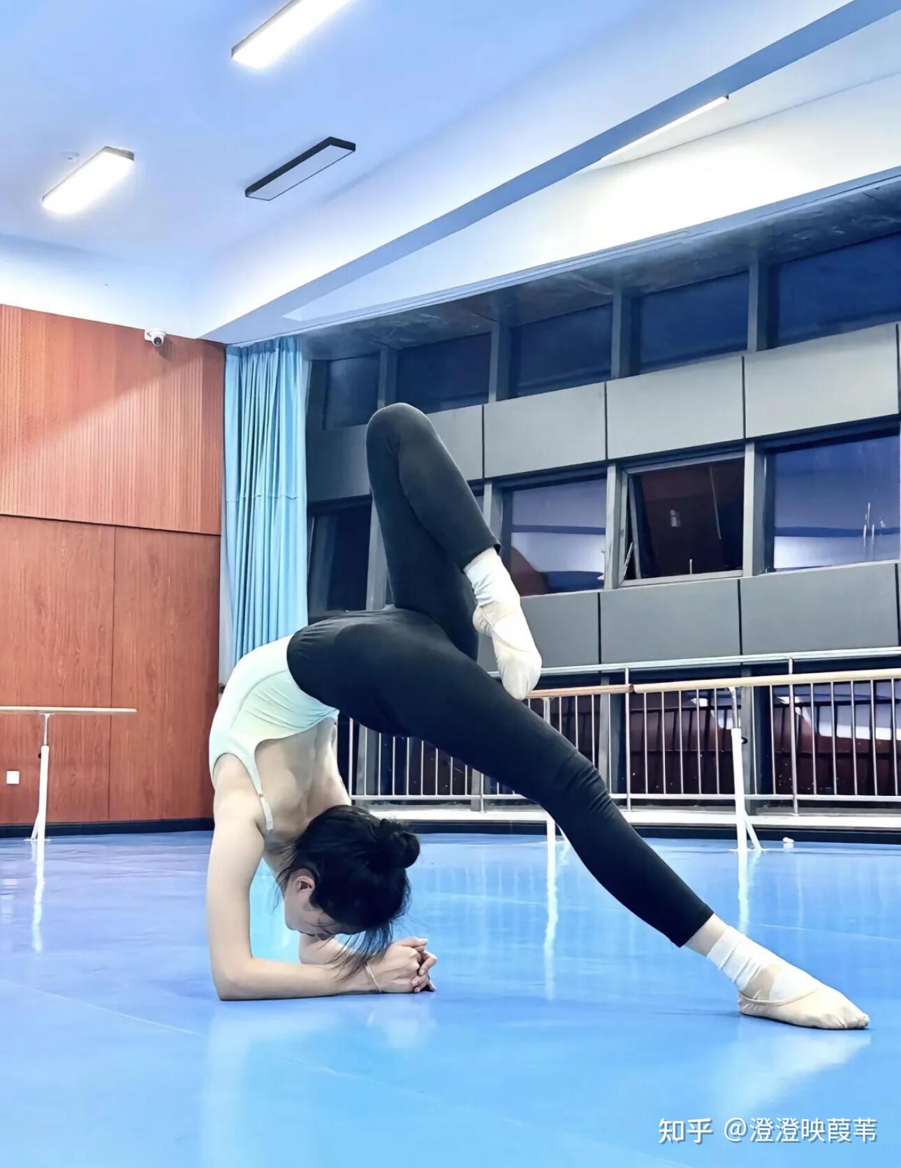 为什么舞蹈生都是香香的美女,练舞室却那么臭?! - 知乎